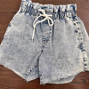 Blank NYC denim shorts size 26